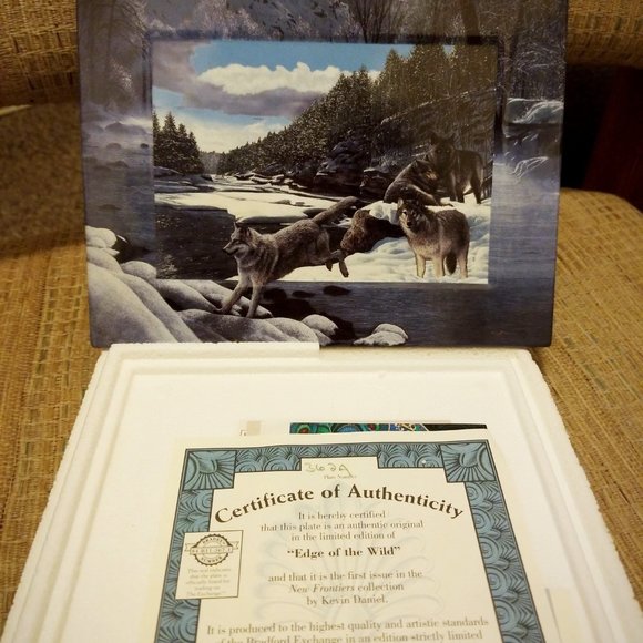 Bradford Exchange Wolf Plates  Set of 4 🎄  "PRICE IS FIIRM" - Picture 3 of 6